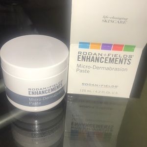 Microdermabrasion paste jar